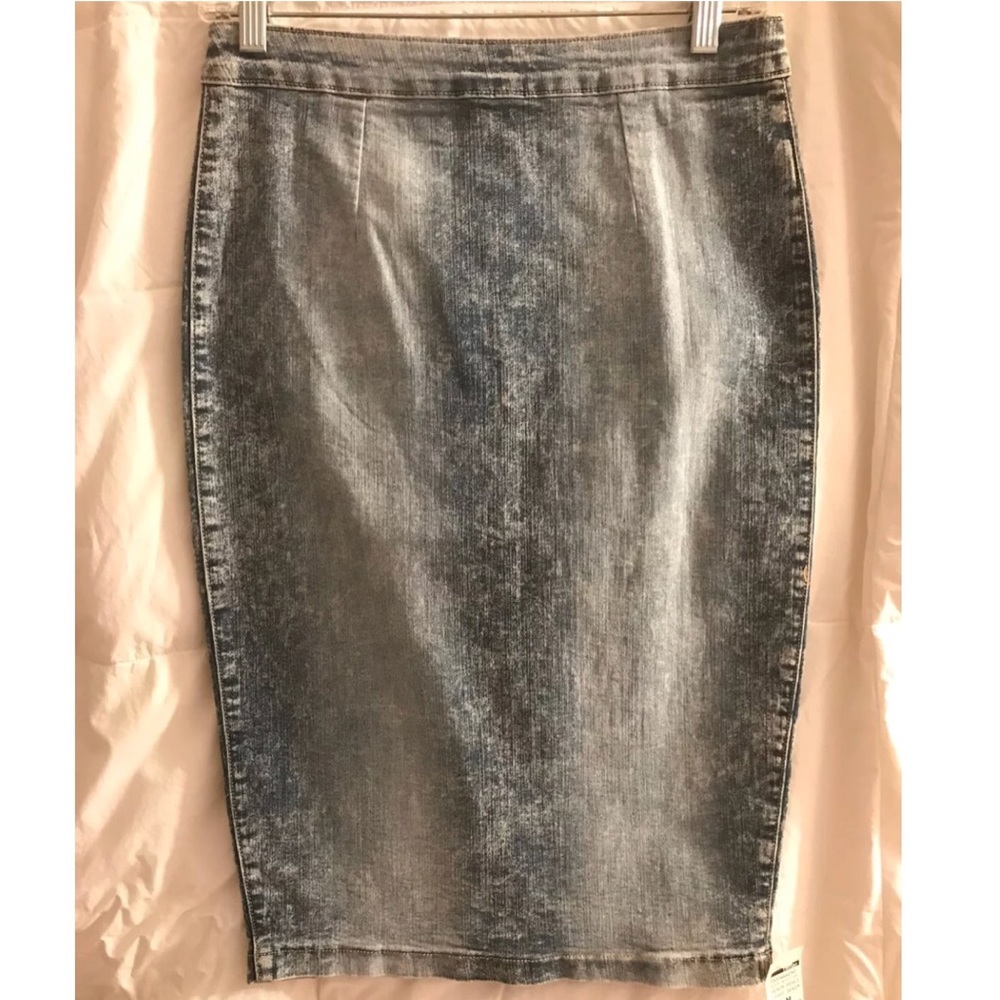 Light Denim skirt